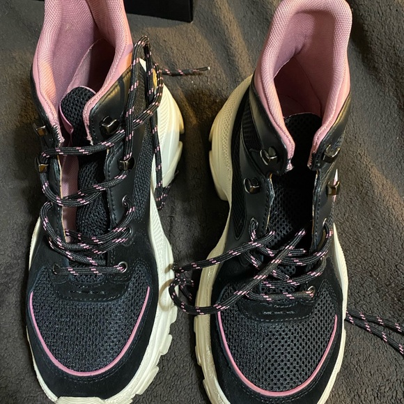 Coach boot sneakers great condition - Picture 2 of 5